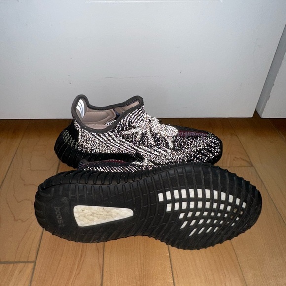 adidas Yeezy Boost 350 V2 Yecheil